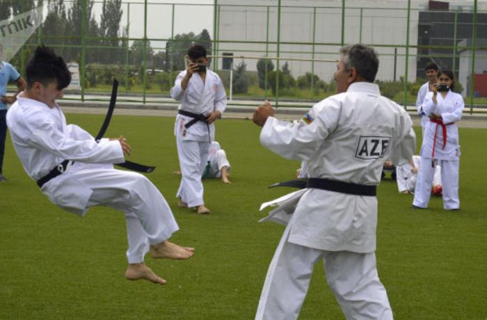 pervyy-otkrytyy-respublikanskiy-turnir-po-karate-zheleznyy-kulak-proshel-v-lenkorani