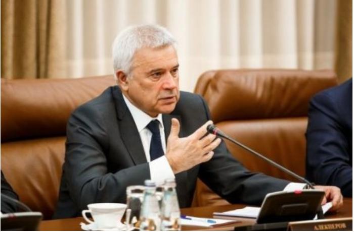 vagit-alekperov-vystavil-na-prodazhu-svoyu-superyakhtu-foto