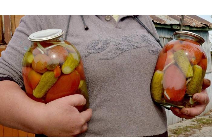 prosrochennye-konservy-yeshche-mesyats-mozhno-yest