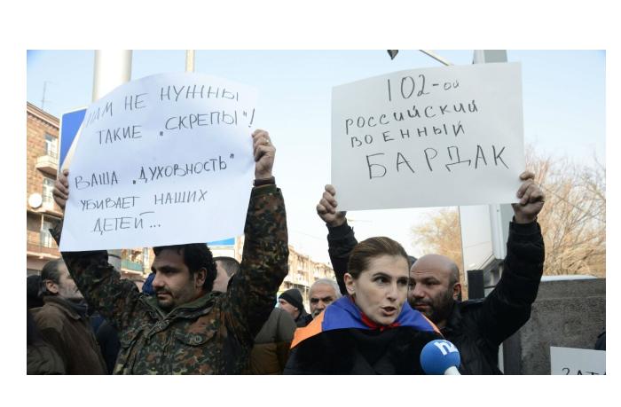 my-stolknulis-s-sosedom-volya-kotorogo-yavno-ne-v-yego-rukakh