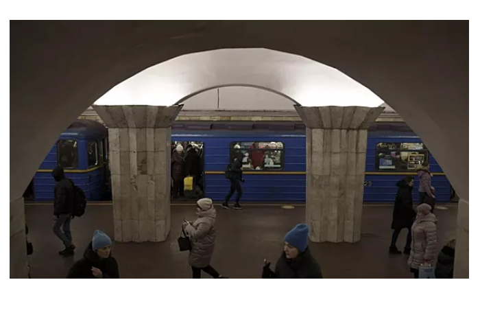 v-kieve-proizoshlo-zatoplenie-stantsii-metro-goloseevskaya