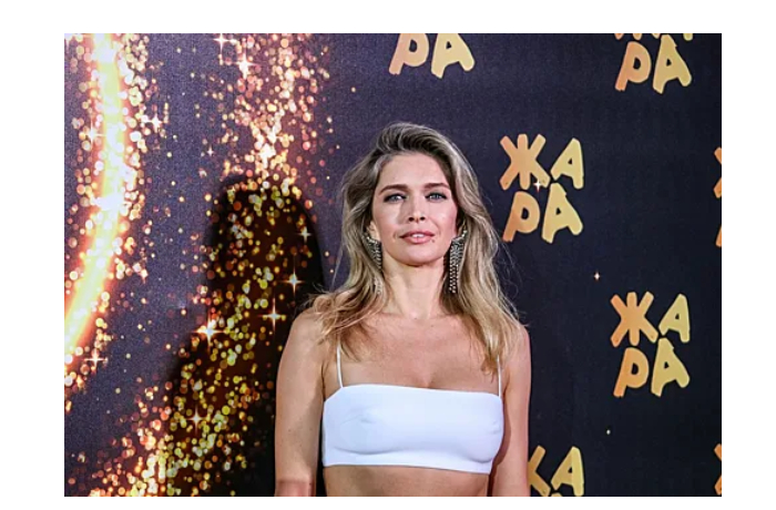 Вера Брежнева В Белом Платье С Перьями фото 11