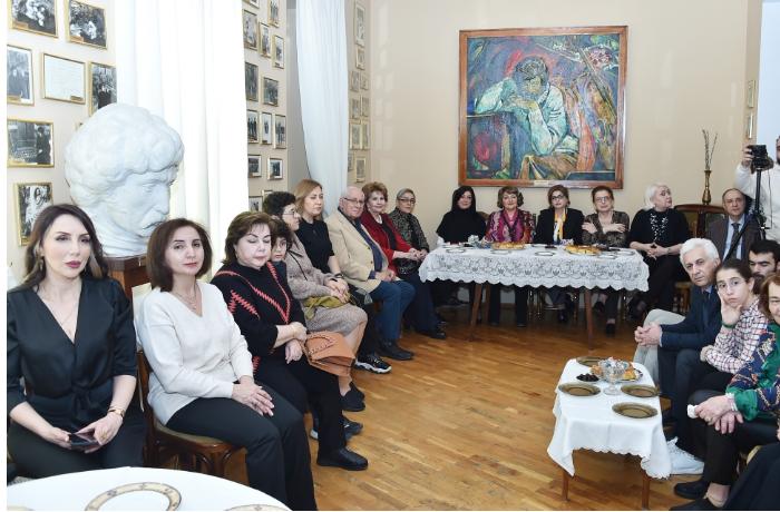 pochtena-pamyat-vagifa-mustafazade