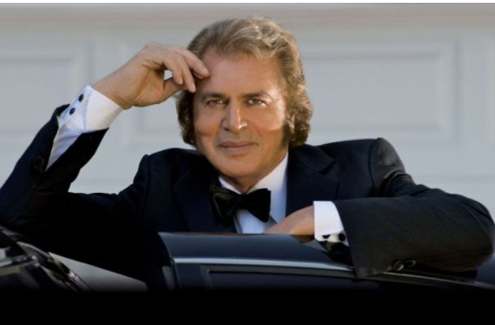 legendarnyy-muzykant-engelbert-khamperdink-v-azerbaydzhane