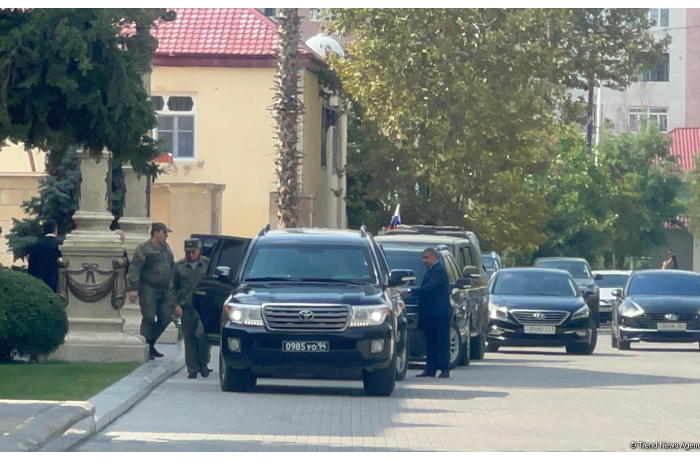 predstaviteli-armyanskikh-zhiteley-karabakha-pokinuli-yevlakh-video