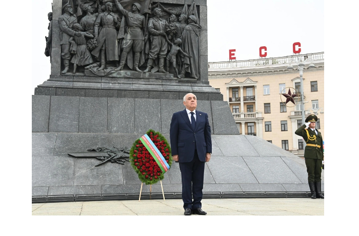 premer-ministr-ali-asadov-posetil-monument-pobedy-v-minske