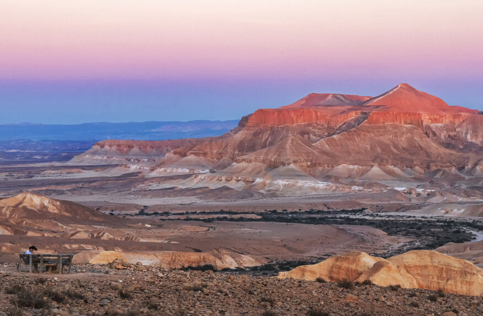 khusity-atakovali-bazu-izrailya-v-pustyne-negev