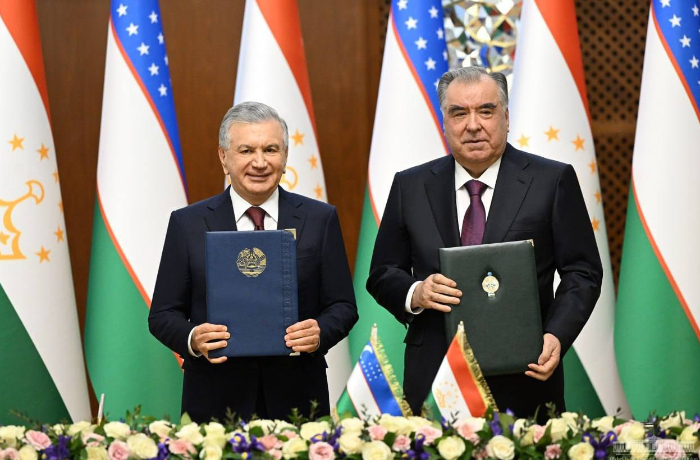 uzbekistan-i-tadzhikistan-podpisali-dogovor-o-soyuznicheskikh-otnosheniyakh