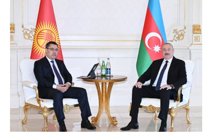 prezidenty-azerbaydzhana-i-kyrgyzstana-provodyat-vstrechu-v-uzkom-sostave