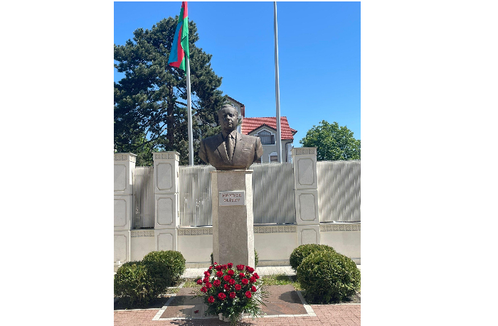 v-moldove-otmetili-den-rozhdeniya-geydara-alieva