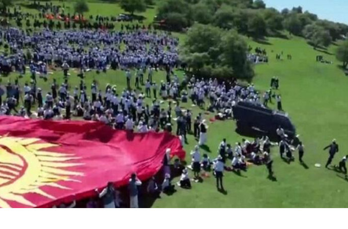 v-kyrgyzstane-gruzovik-sbil-29-detey-video