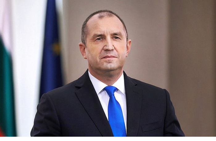 prezident-bolgarii-posetil-mogilu-obshchenatsionalnogo-lidera-geydara-alieva