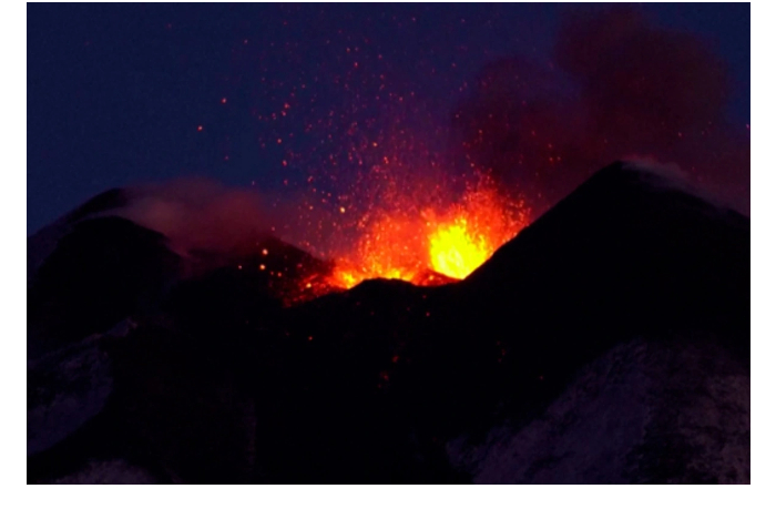 posle-izverzheniy-etna-vyrosla-na-22-metra