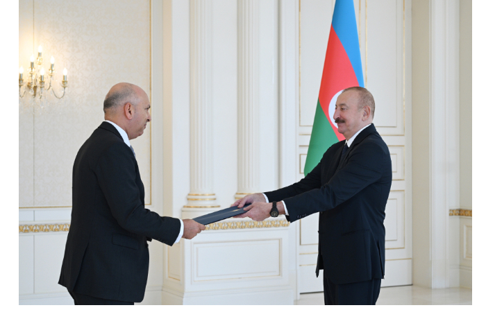 prezident-ilkham-aliev-prinyal-veritelnye-gramoty-novonaznachennogo-posla-yegipta-v-azerbaydzhane-foto