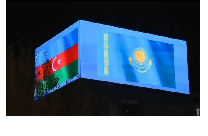 v-preddverii-vizita-ilkhama-alieva-astanu-ukrasili-flagami-azerbaydzhana