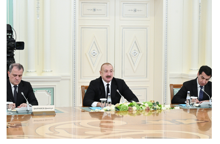 prezident-ilkham-aliev-azerbaydzhan-i-kazakhstan-imeyut-bolshoy-potentsial-v-razvitii-energeticheskogo-sektora