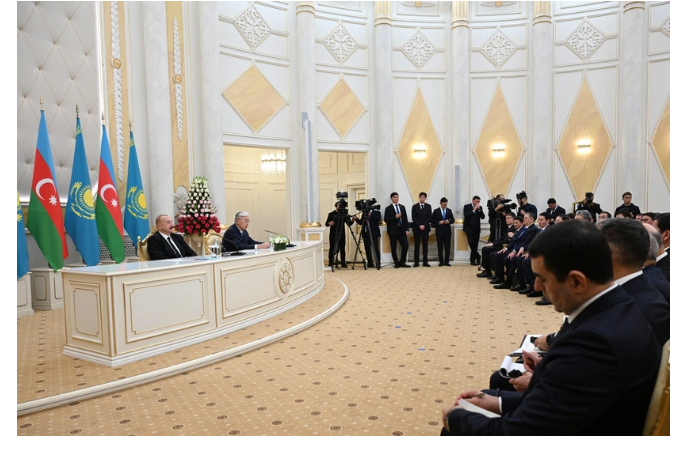 prezidenty-azerbaydzhana-i-kazakhstana-vystupili-s-zayavleniyami-dlya-pressy