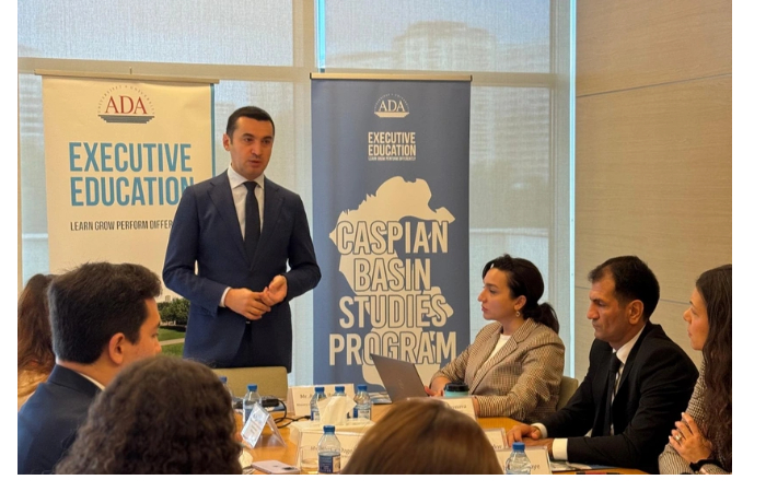 aykhan-gadzhizade-vstretilsya-s-diplomatami-stran-uchastnikov-i-nablyudateley-otg