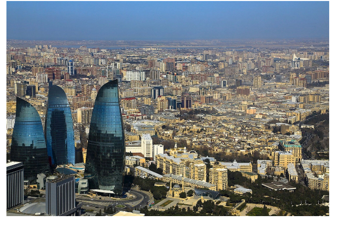 preduprezhdeniye-v-etikh-zdaniyakh-baku-zapreshcheno-vbivat-v-stenu-dazhe-odin-gvozd