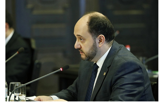 araik-arutyunyan-partiya-pashinyana-ne-namerena-idti-na-vneocherednye-vybory