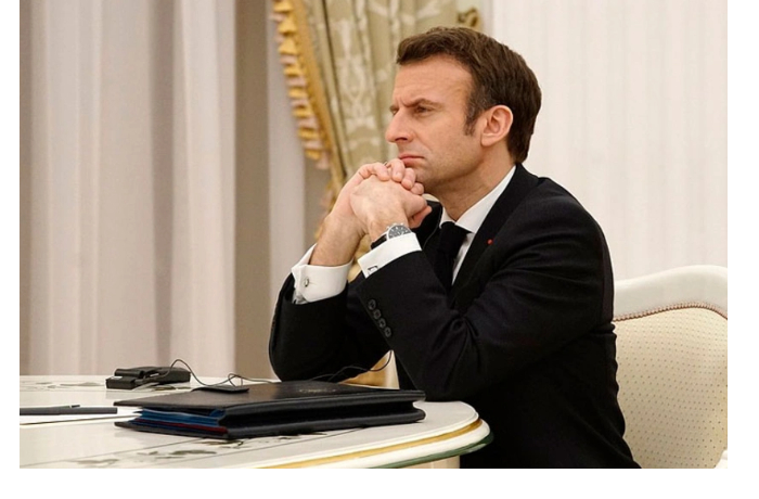 smi-reyting-makrona-upal-do-rekordno-nizkogo-urovnya