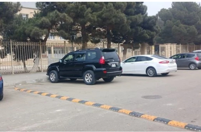 gaada-preduprezhdaet-samovolnaya-ustanovka-lezhachikh-politseyskikh-mozhet-obernutsya-shtrafom