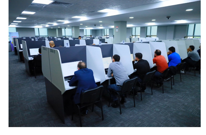 masshtabnaya-proverka-znaniy-1680-taksistov-sdadut-ekzamen