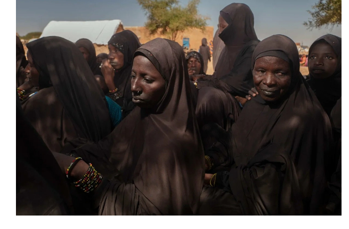 zhenshchinu-publichno-kaznili-v-mali-za-publikatsii-v-sotssetyakh