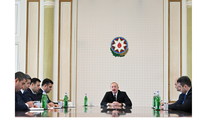 ilkham-aliev-v-regionakh-otremontirovany-okolo-70-80-selskikh-dorog