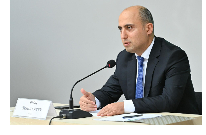 emin-amrullaev-uchitelya-budut-rabotat-ne-na-pochasovoy-osnove-a-v-postoyannom-shtate