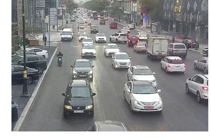 v-baku-na-ryade-ulits-i-prospektov-obrazovalis-probki