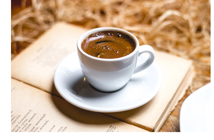 samuyu-doroguyu-chashku-kofe-v-istorii-podadut-v-kafe-v-dubae