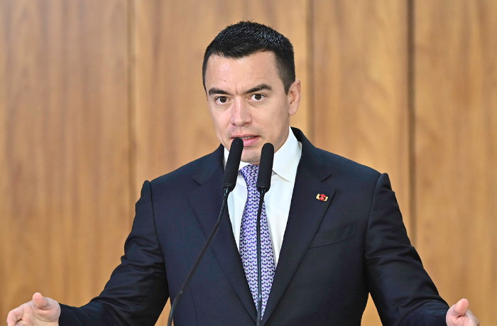 prezident-ekvadora-smenil-shesterykh-ministrov-posle-provala-referenduma