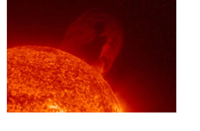 protuberanets-razmerom-v-80-raz-bolshe-zemli-otletel-ot-solntsa