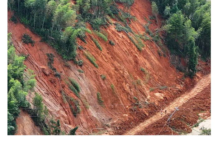 iz-za-opolzney-v-indonezii-pogibli-30-chelovek-40-propali-bez-vesti