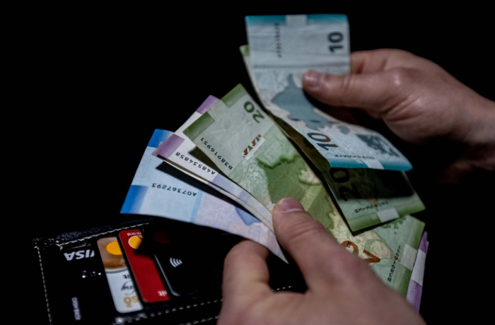 v-milli-medzhlise-predlozhili-osvobodit-ot-nalogov-grazhdan-s-zarplatoy-do-1000-manatov