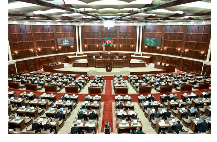 nachalos-plenarnoe-zasedanie-milli-medzhlisa