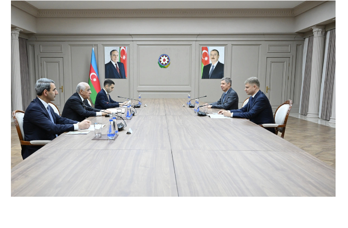 premer-ministr-ali-asadov-vstretilsya-s-gendirektorom-rzhd