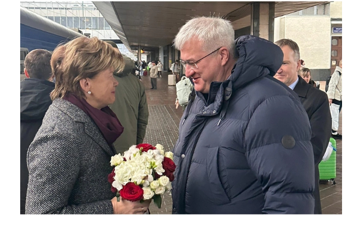 glava-mid-latvii-pribyla-v-kiev-s-vizitom-podderzhki