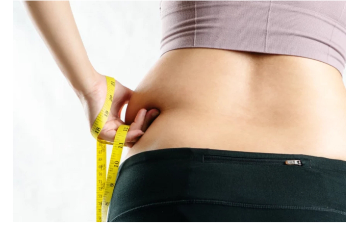 vrach-nazvala-glavnuyu-prichinu-poyavleniya-lishnego-vesa-u-zhenshchin-posle-40-let