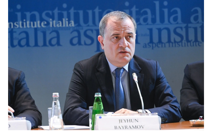 dzheykhun-bayramov-prinyal-uchastie-v-kruglom-stole-v-aspen-institute-italia