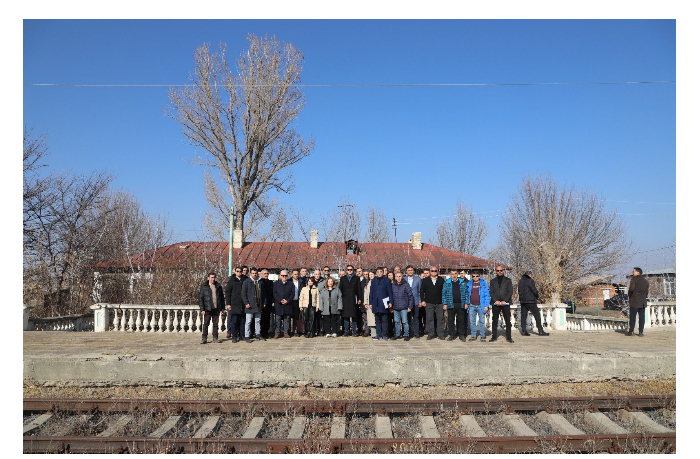 armeniya-i-turtsiya-obsudili-vosstanovlenie-zheleznoy-dorogi-gyumrikars