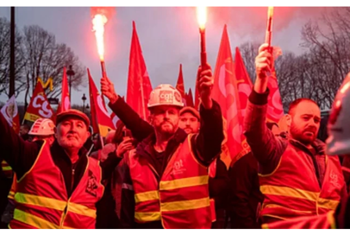 frantsuzskie-staleliteyshchiki-vosstali-protiv-sokrashcheniy