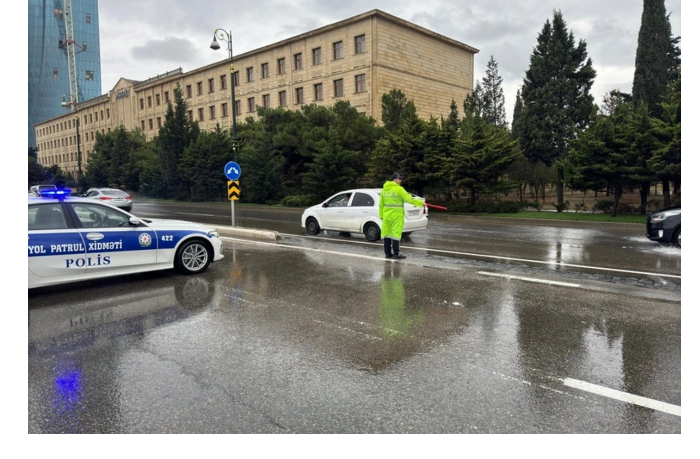 opasnaya-pogoda-na-dorogakh-voditelyam-rekomenduyut-snizit-skorost