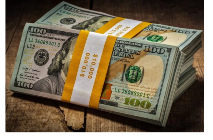 stoimost-dollara-snizilas-pered-vykhodom-statistiki-po-makroekonomike-ssha