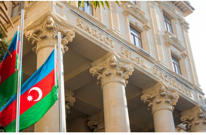 mid-azerbaydzhana-podelilsya-publikatsiey-po-sluchayu-dnya-gosudarstvennogo-flaga