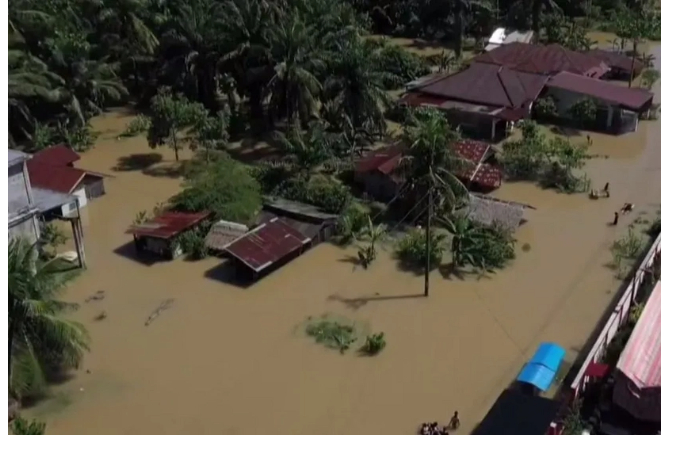 chislo-zhertv-navodneniya-v-indonezii-prevysilo-500