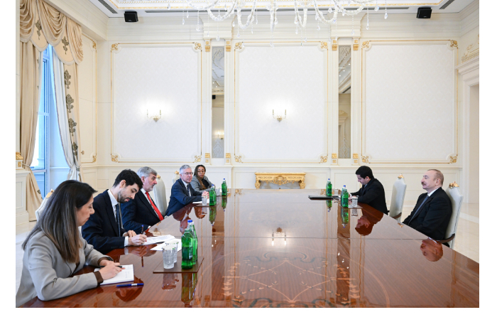 ilkham-aliev-prinyal-torgovogo-poslannika-velikobritanii-po-azerbaydzhanu