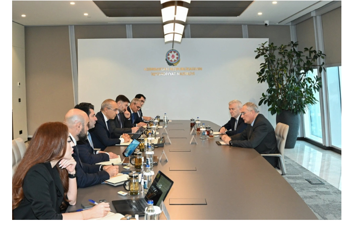 azerbaydzhan-obsudil-prioritetnye-napravleniya-sotrudnichestva-s-italyanskoy-kompaniey