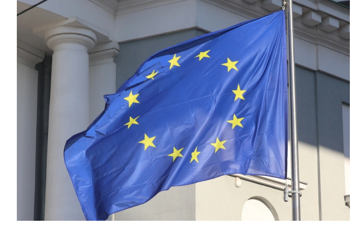 yes-khochet-12-dekabrya-prodlit-zamorozku-aktivov-rf-dlya-kredita-ukraine